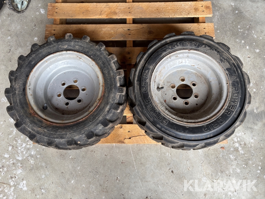 Entreprenaddäck till kompaktlastare 2st