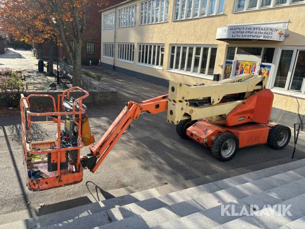 Vikbomslift JLG E 450 AJ