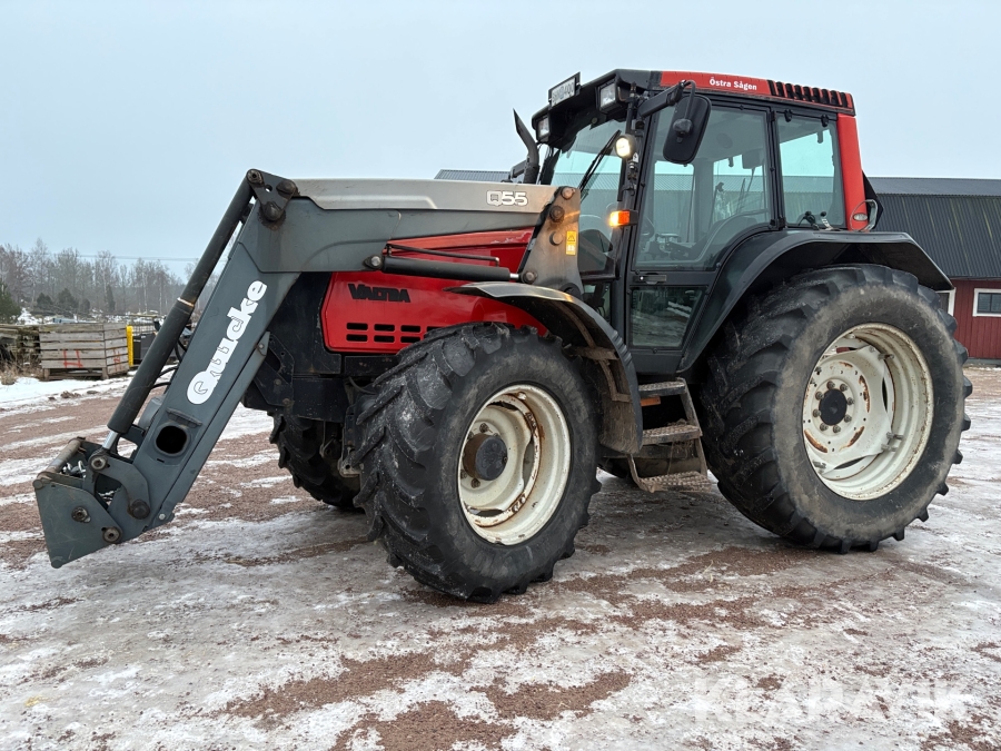 Traktor med lastare Valtra 6850 Hitech