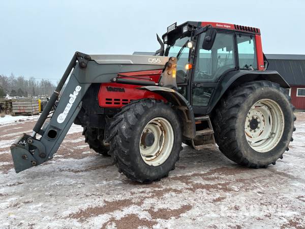 Traktor med lastare Valtra 6850 Hitech