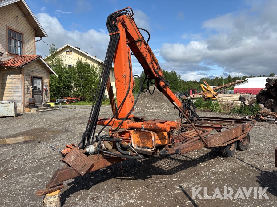 Skogsvagn med Hiab-kran