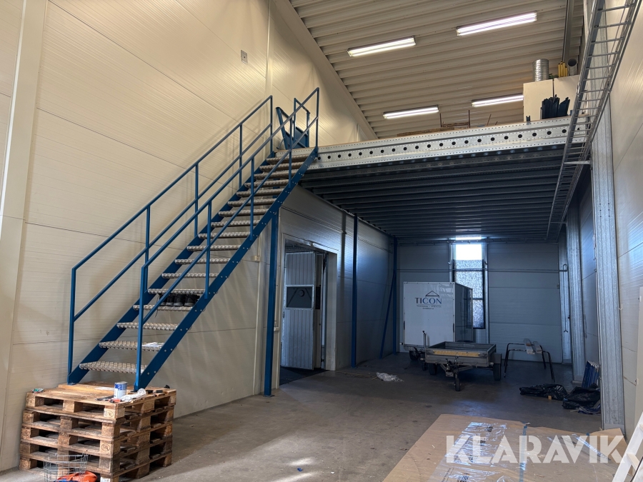 Entresolplan 5,3x16 (ca 85kvm)