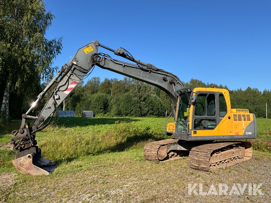 Grävmaskin Volvo EC140BLC med tiltrotator och skopor