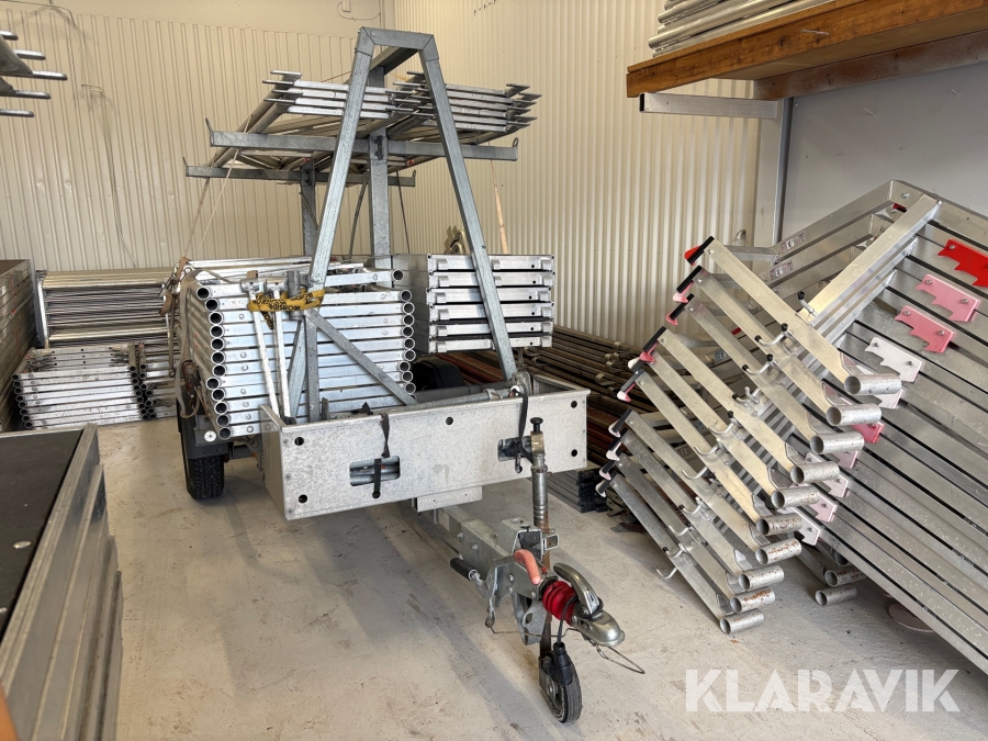 Personbilssläp med byggställning