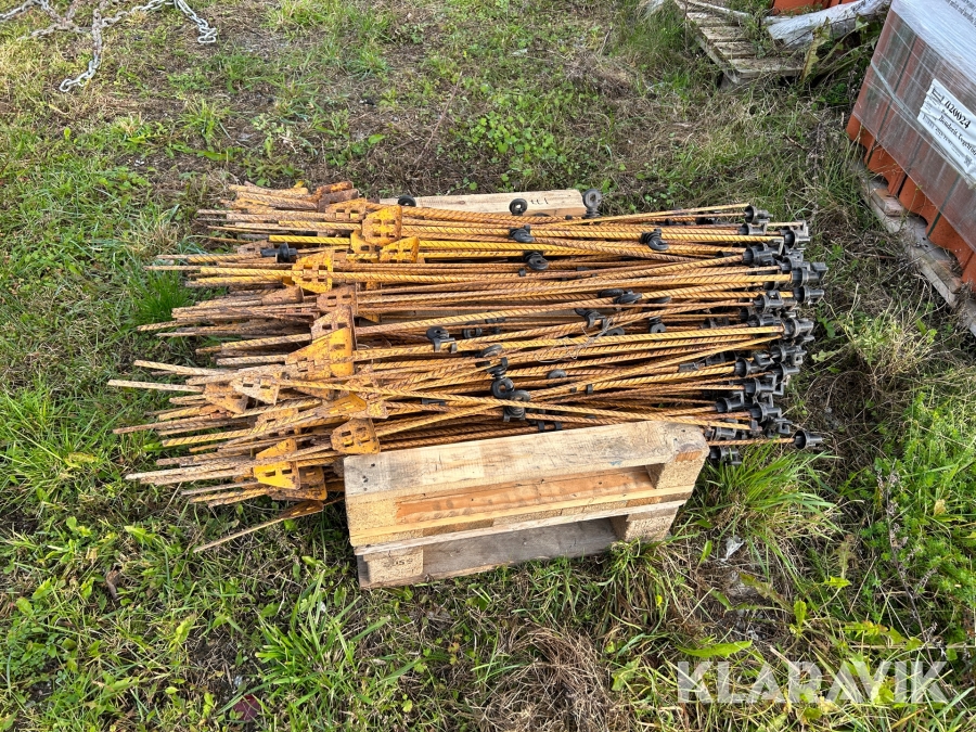 Stolpar för elstängsel