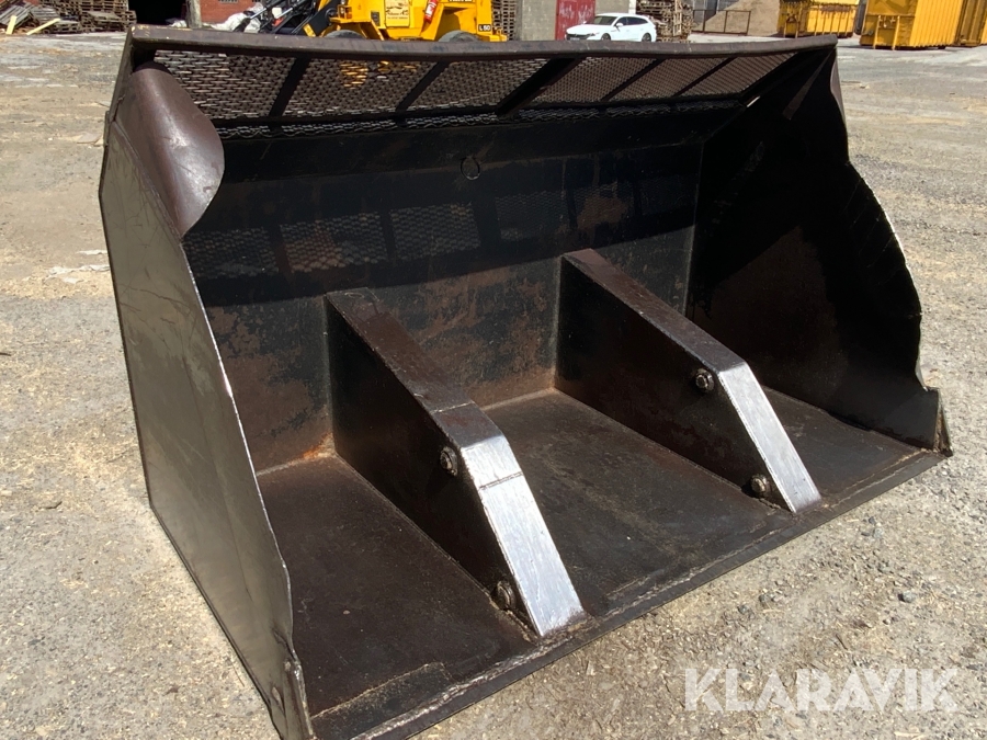 Högtippande skopa   stora BM fäste