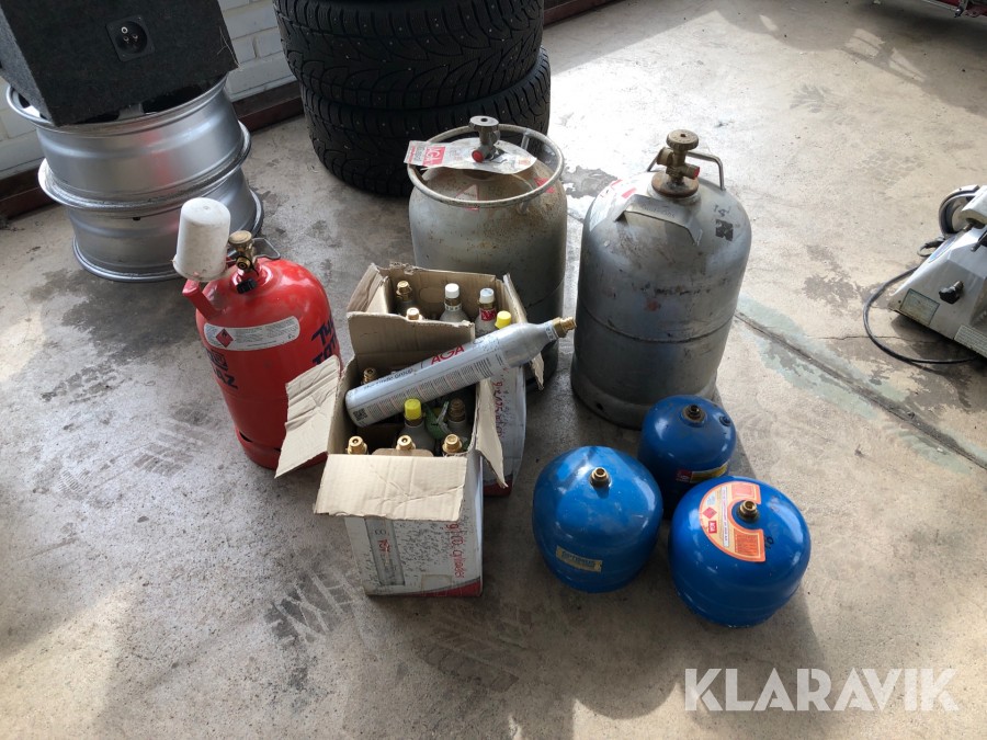 Gasoltuber i blandade storlekar samt kolsyrepatroner  