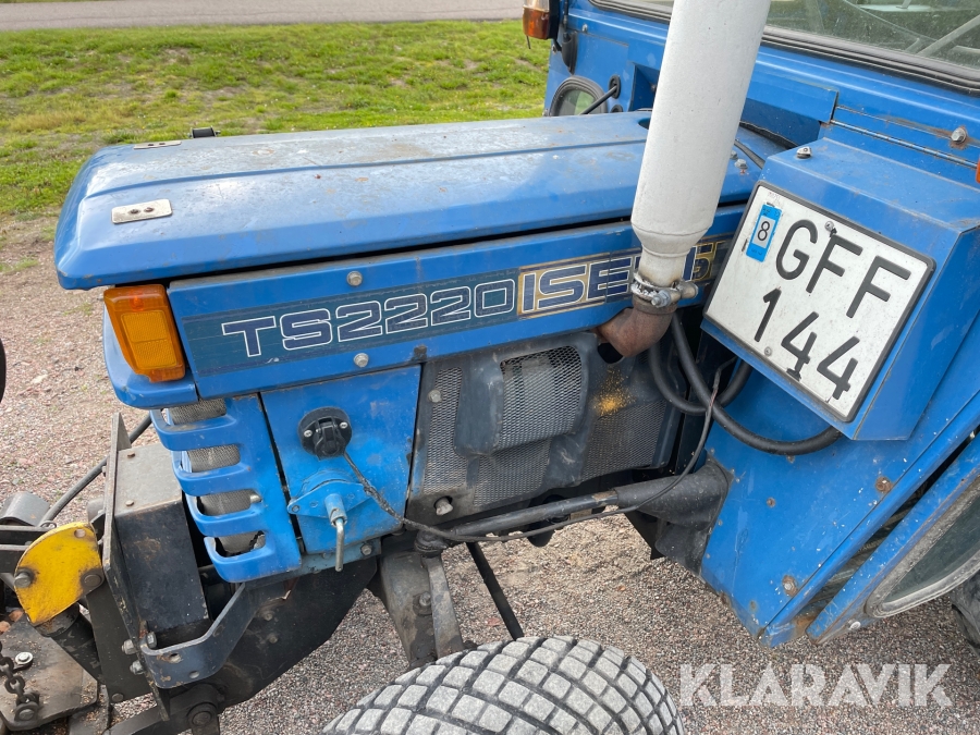 Traktor Iseki TS2220 med plog
