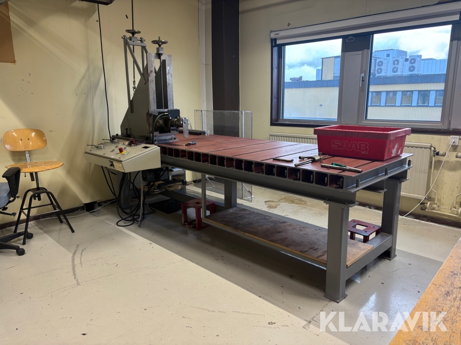 Testrigg på Svetsbord Electrolux Autoliv med Hydraulaggregat