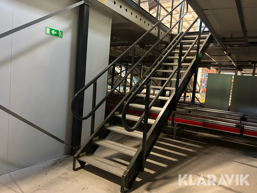 Trappa med aluminiumsteg