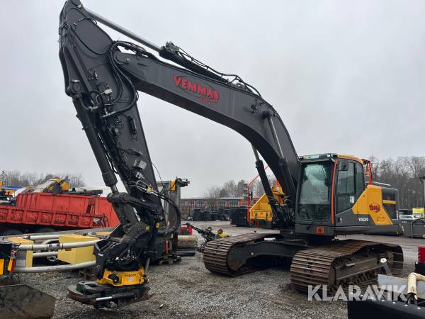 Grävmaskin Volvo EC300EL med redskap och 3-D