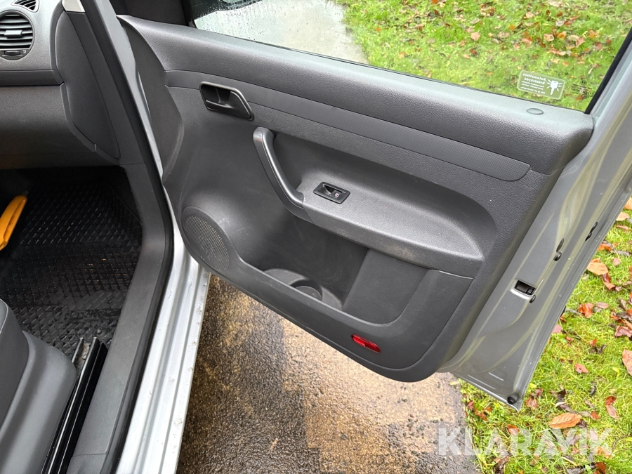 Skåpbil Volkswagen Caddy Nybesiktigad