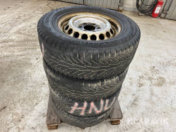 Vinterdäck på plåtfälgar Nokian Hakkapeliitta 4 st