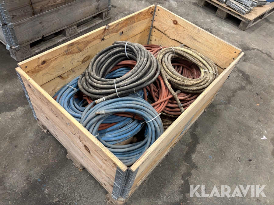 Pall med diverse tryckluftsslangar - 15 st