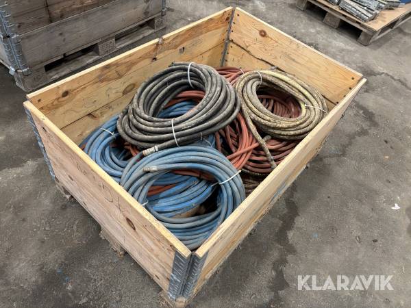 Pall med diverse tryckluftsslangar - 15 st