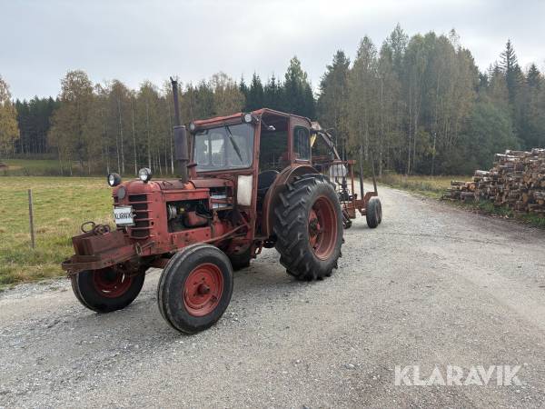 Traktor Bolinder-Munktell 350 Boxer med huggarvagn