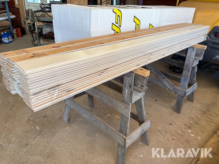 Pärlspont Moelven 12m2, täckmålat vit NCS 0502Y