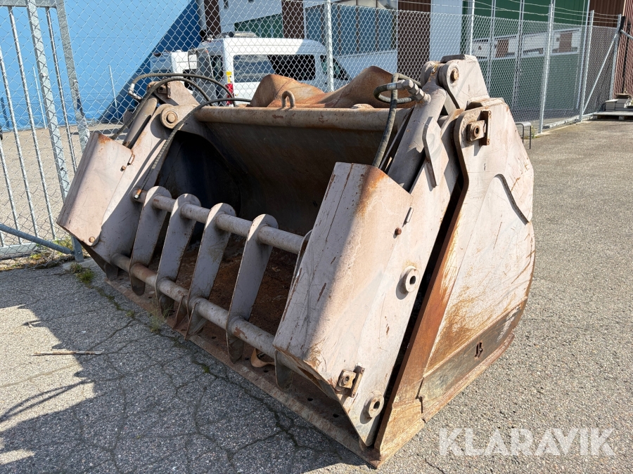 Multiskopa Volvo BM 2200 L