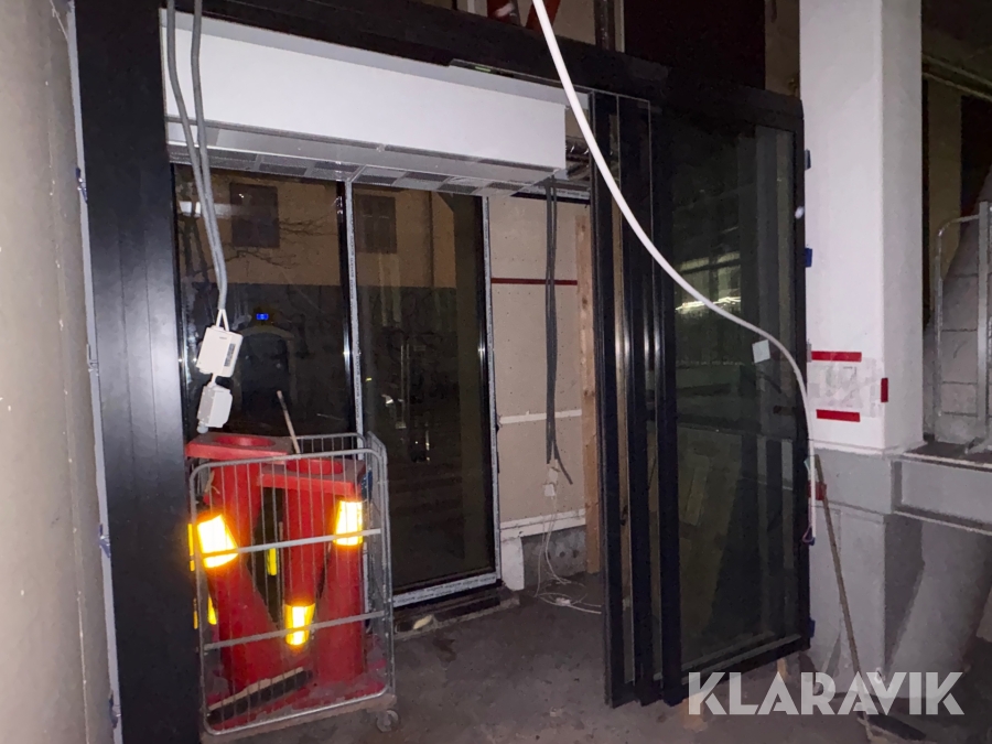 Massiv glasdörr Schüco