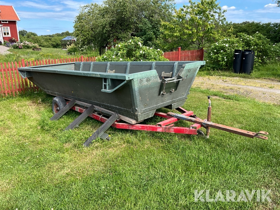 Militärbåt med vagn