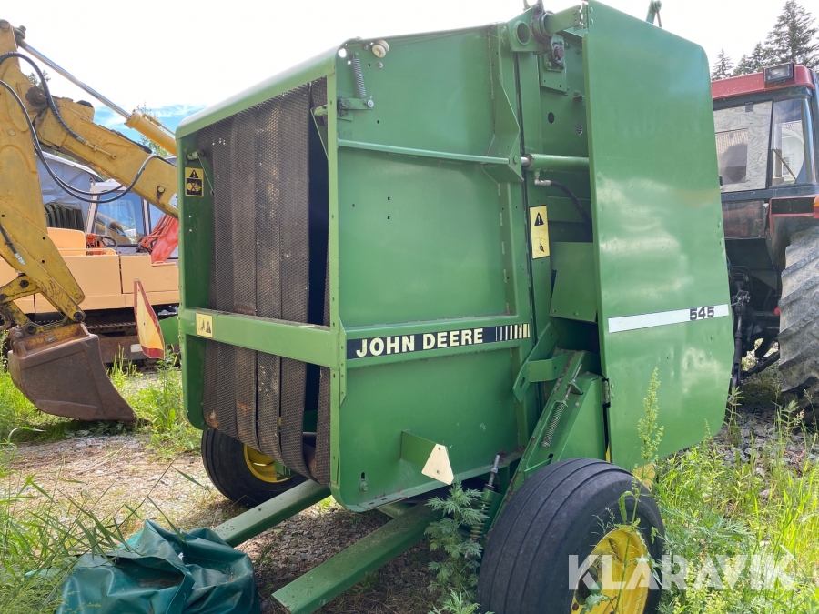 Balmaskin med inplastare John Deere 545