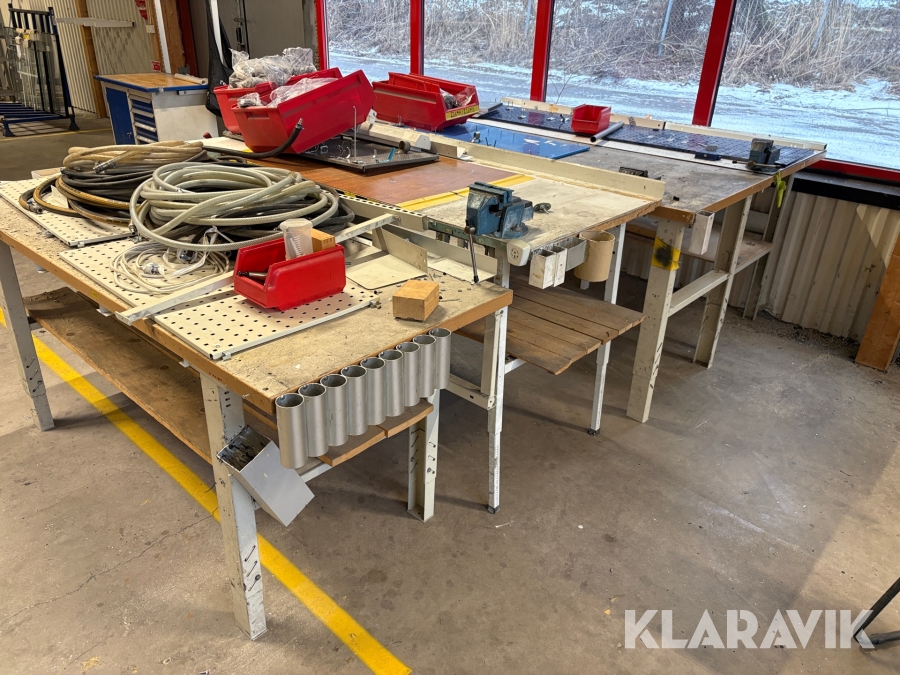 Arbetsbänkar med skruvstäd 4st