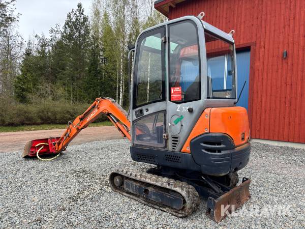 Grävmaskin Zaxis ZX18 med kärra och skopor