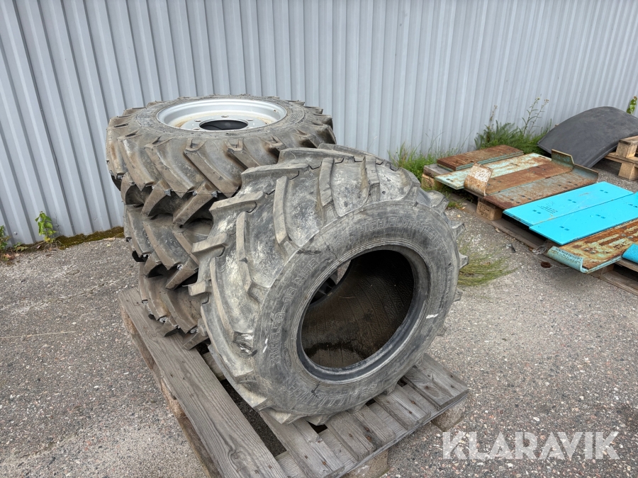 Däck BKT 10,0/75-15.3