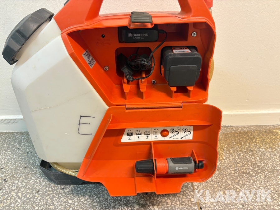 Motorkap och Vattentank Husqvarna K4000 / WT 15