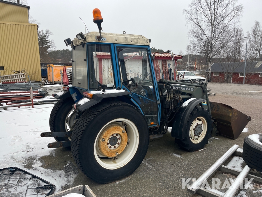 Traktor New Holland 3435 med lastare 