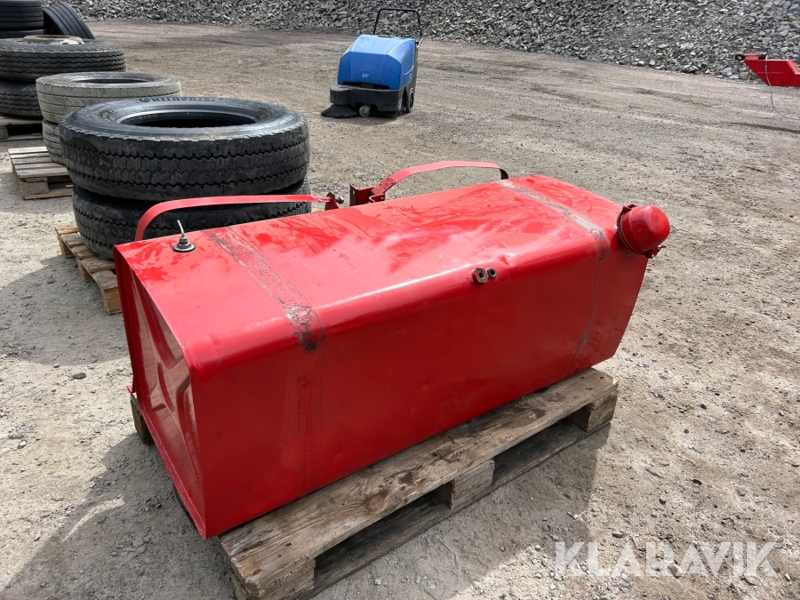 Dieseltank Scania 300 liter med konsoller