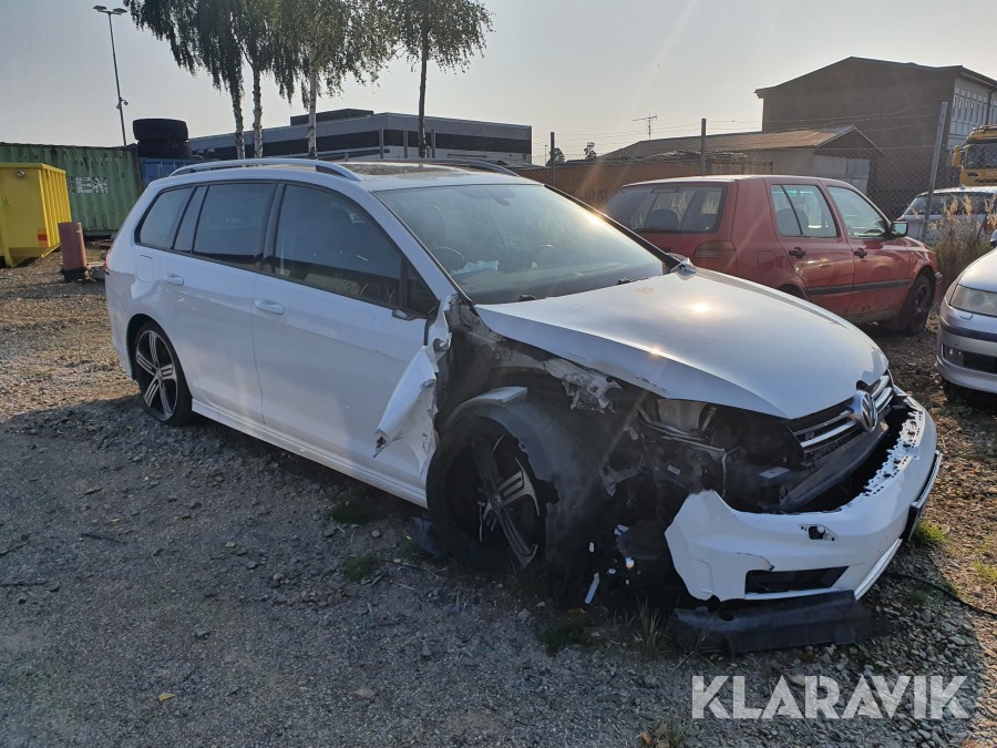 Krockskadad VW Golf 4 motion OBS! NYCKLAR SAKNAS