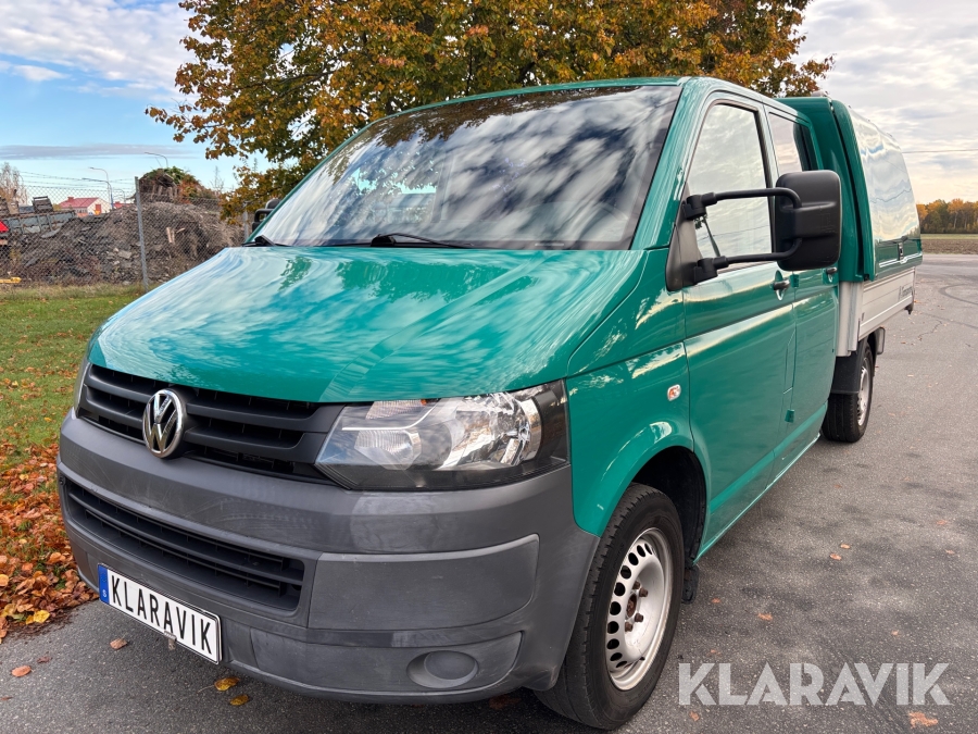 Pickup Volkswagen Transporter Chassi Dubbelhytt med kåpa