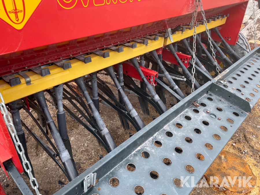 Rus qullari va ularning xojayini video Old Tracy Adams politsiya formasida jinsiy aloqada