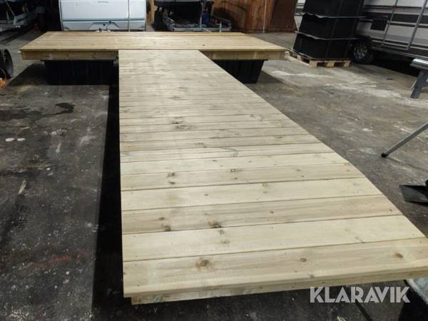 Brygga ( T- brygga) med landgång