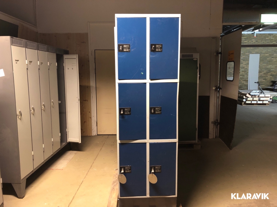 Omklädningsskåp 2 enheter med 6 skåp i varje