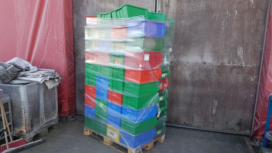 Plastbackar / Lagerbackar 64st