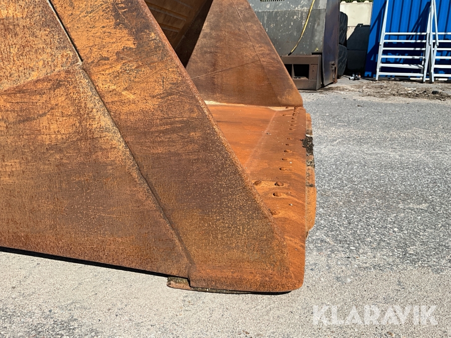 Skopa Volvo 6,8m3 med stor-stora BM fäste