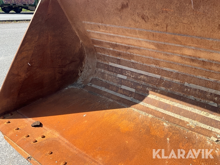 Skopa Volvo 6,8m3 med stor-stora BM fäste