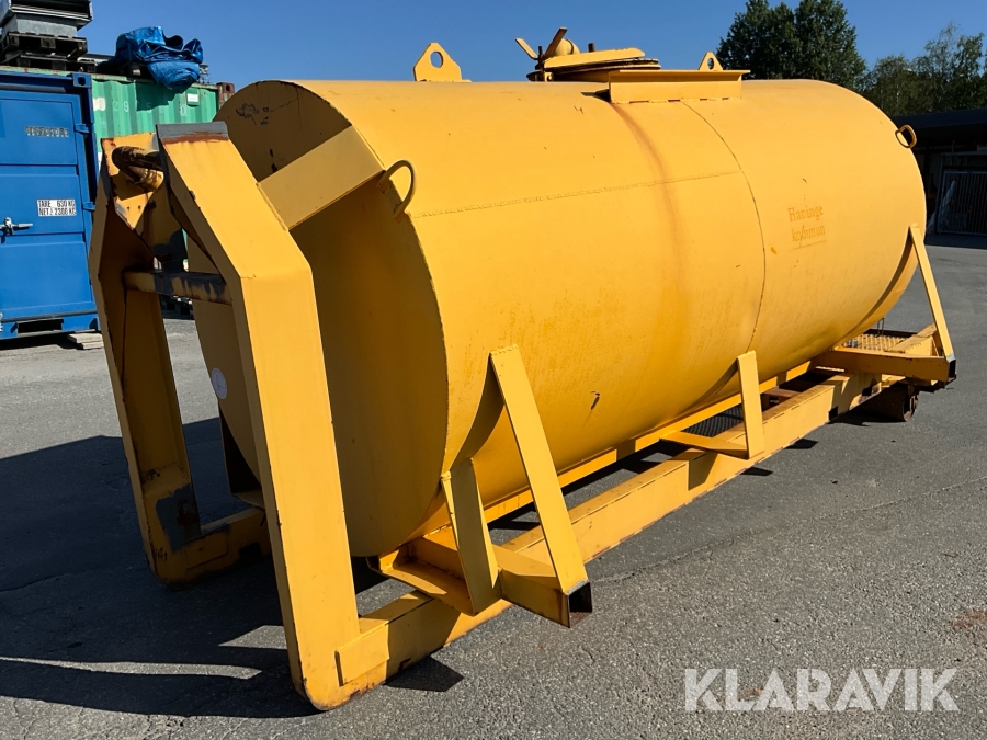 Vattentank på lastväxlarram