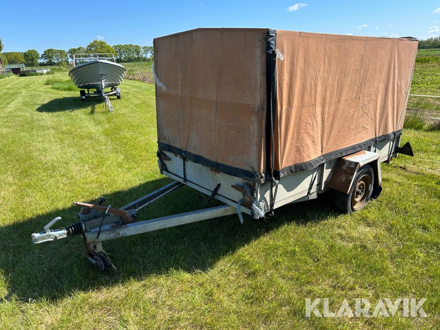 Personbilssläp med kapell