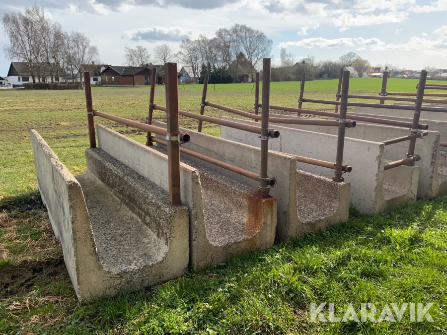 Foderkrubbor i betong 5 st