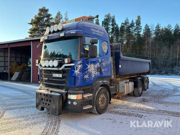 Lastväxlare Scania R560 plogutrustad