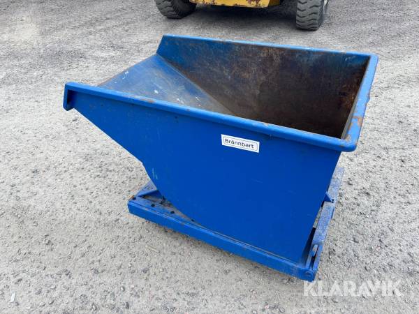 Tippcontainer på hjul med uttag för pallgafflar