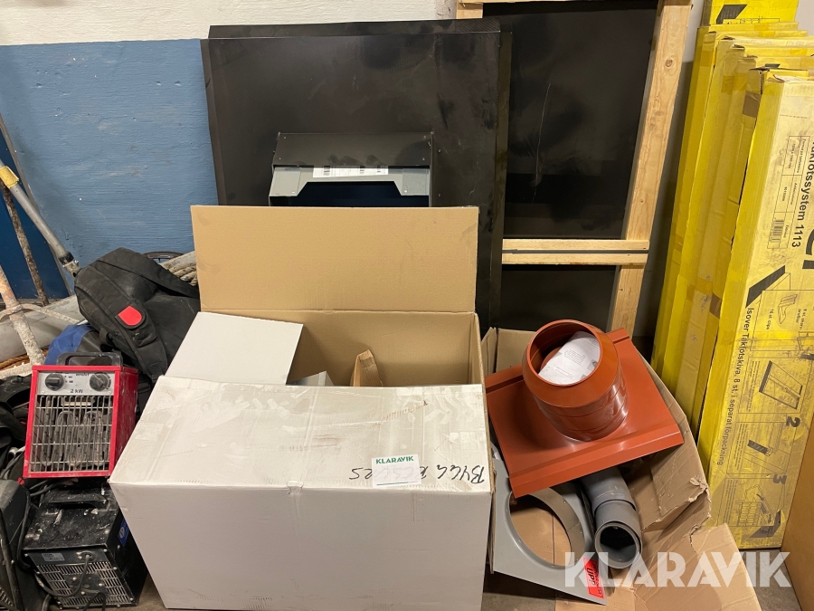 Diverse skorstensbeslag och ventilationshuvar