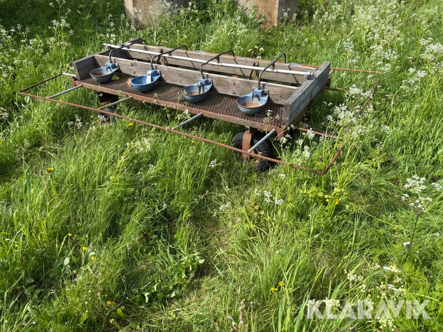 Portabel vagn med 8 vattenkoppar, egentillverkad