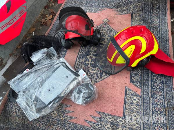 Huggarhjälmar Protos & Petzl med Peltor alert kåpor. 2st