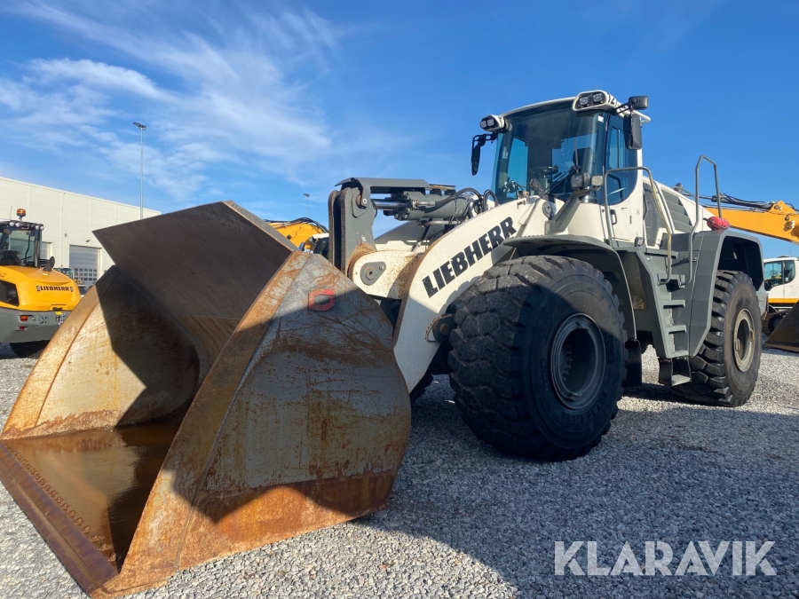 Hjullastare Liebherr L586 med 6,2 m3 skopa