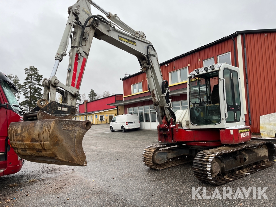 Grävmaskin Takeuchi TB80FR med redskap