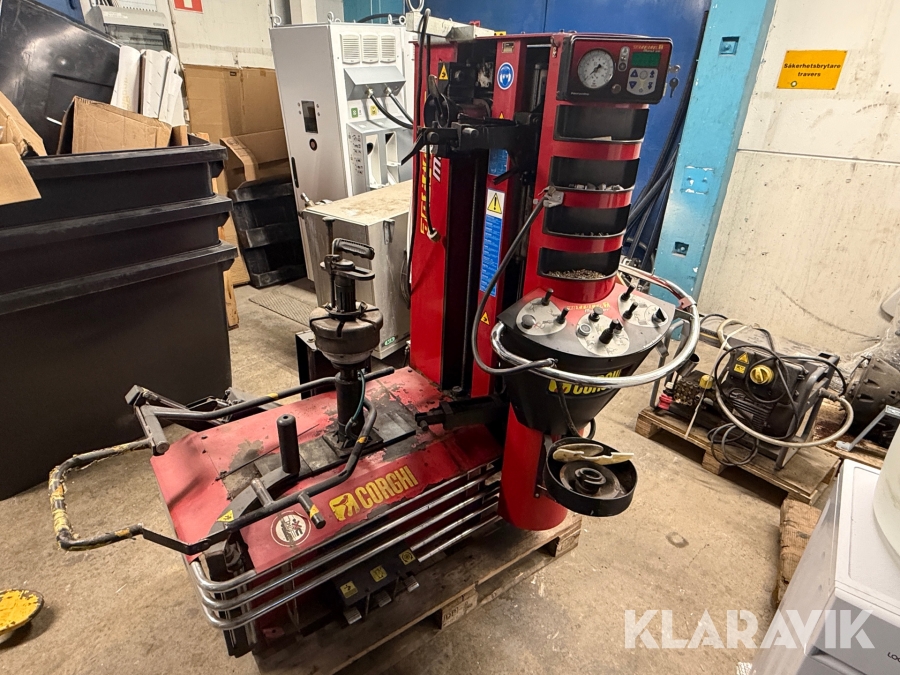 Däckmonteringsmaskin Corghi Artiglio master